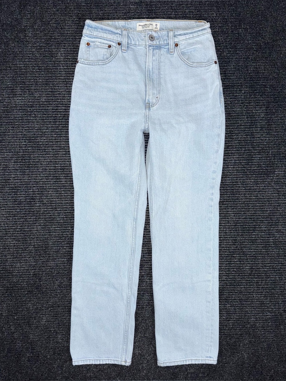 Abercrombie & Fitch Ankle Straight Ultra High Rise Light Wash Jeans Sz 26 / 2